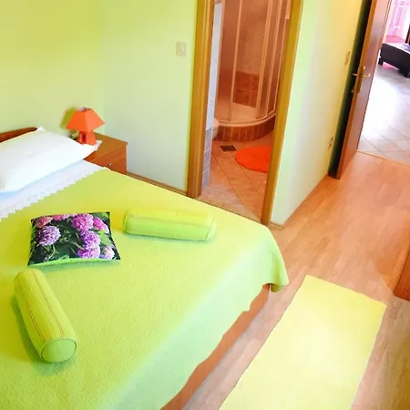 Tonka Apartament *
